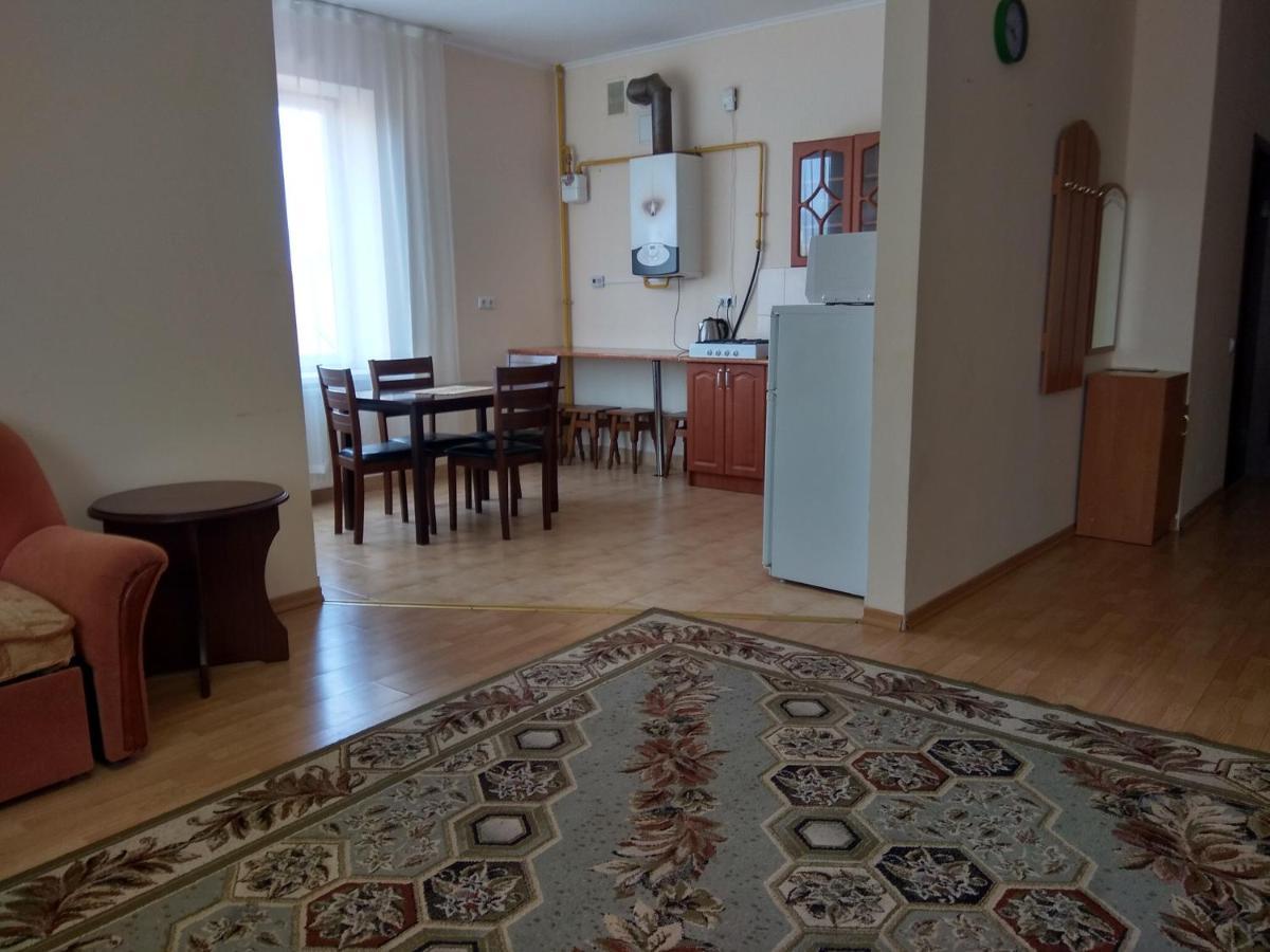 Apartments Domovik Просторная Квартира С Видом На Горы Mukacheve Bagian luar foto
